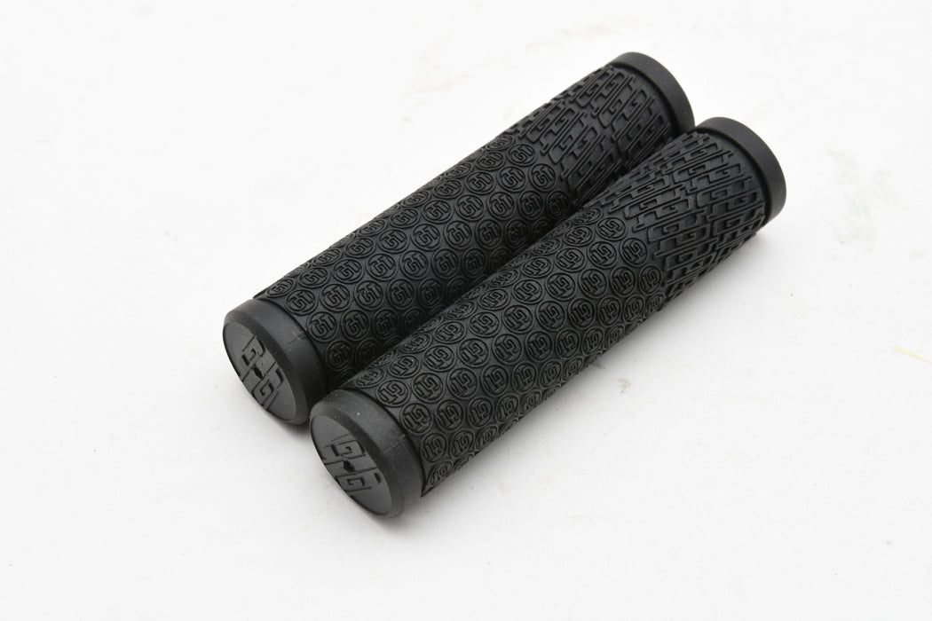 GT Brand Bike Handlebar Grips MTB Mountain Bike Hybrid Bike 130mm Black 22.2mm