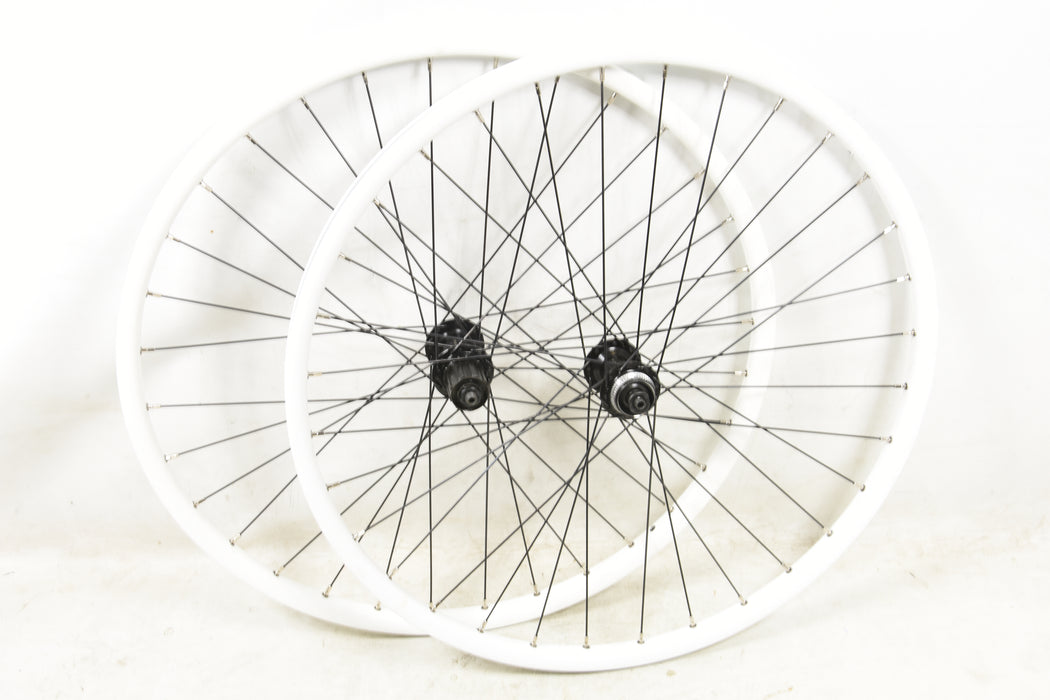 PAIR WHITE 26" 559 - 19 CENTRE LOCK DISC WHEELS SHIMANO TX505 8/9/10 SPEED CASSETTE