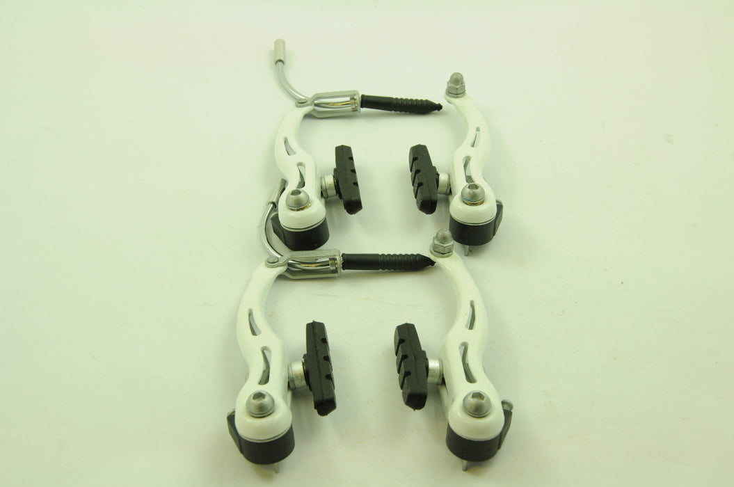 PAIR WHITE V-BRAKE BRAKES WITH PIPES,PADS &FIXING BOLTS VERY HARD TO FIND COLOUR