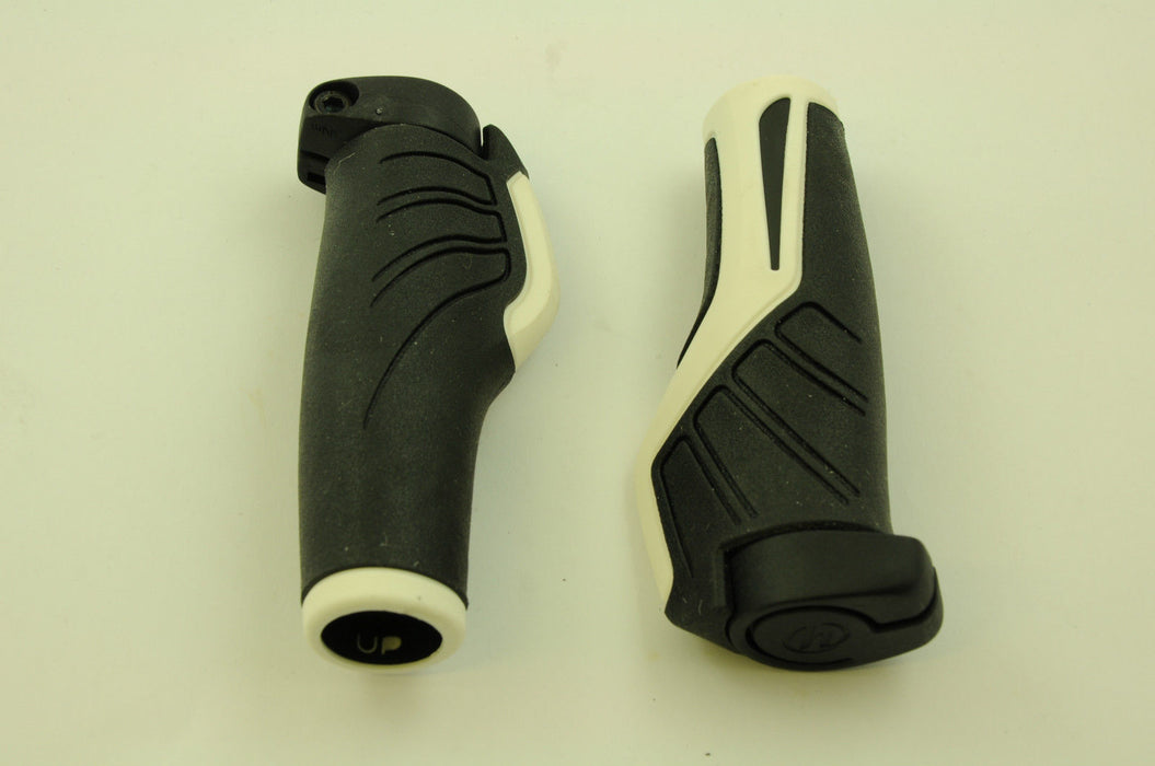 PAIR HERRMANS ENDORFIN LOCK ON BIKE HANDLEBAR GRIPS BLACK & WHITE SALE 70% OFF