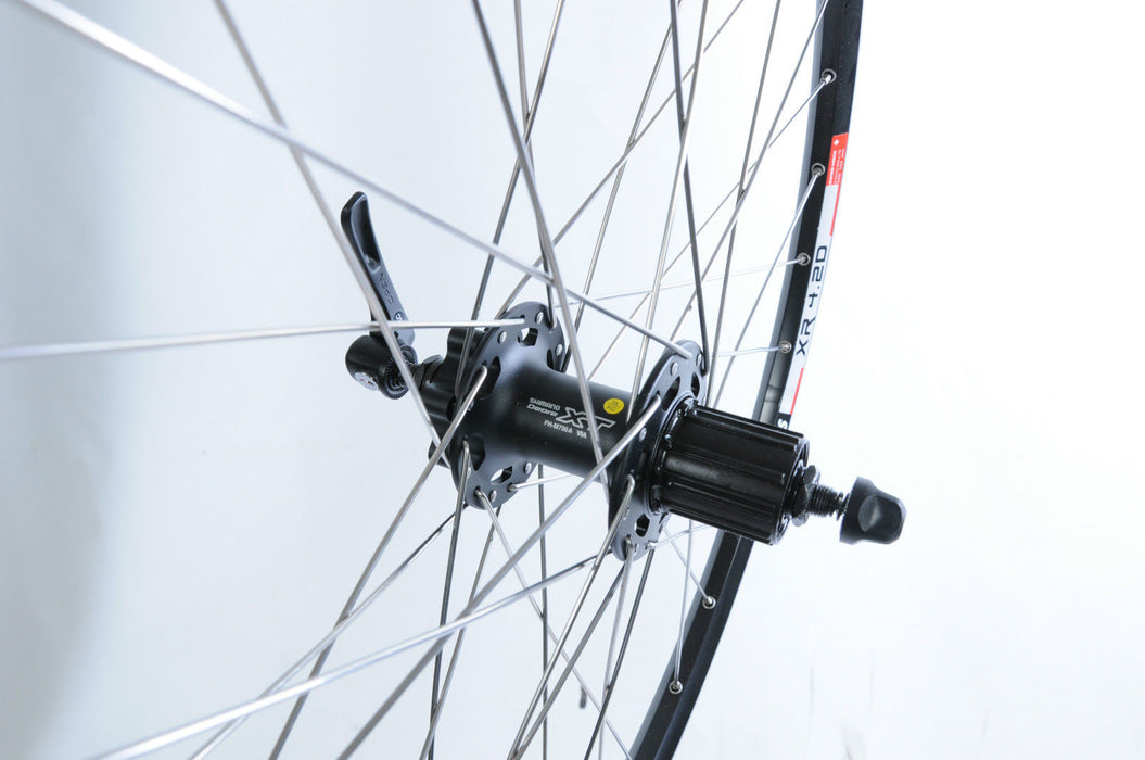 Neue 29er Carbonlaufräder von BONTRAGER, DT-SWISS, E*THIRTEEN und SRAM Neue 29er Carbonlaufräder von BONTRAGER, DT-SWISS, E*THIRTEEN und SRAM