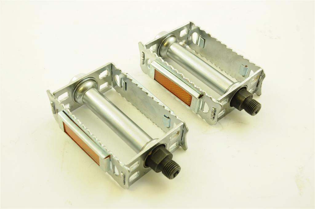 OLD SCHOOL BMX 80’s TYPE RAT TRAP 1-2” STEEL CHROME PEDALS FOR ONE PIECE CRANK N