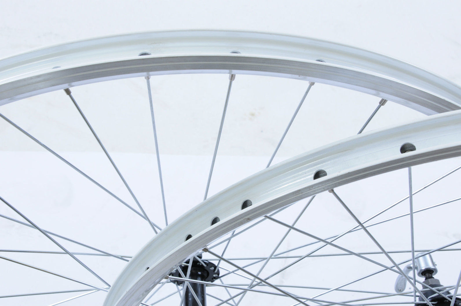 PAIR 700c 622 x 19 WHEELS 8/9 CASSETTE WHITE DUAL WALL RIMS QR HUBS ...