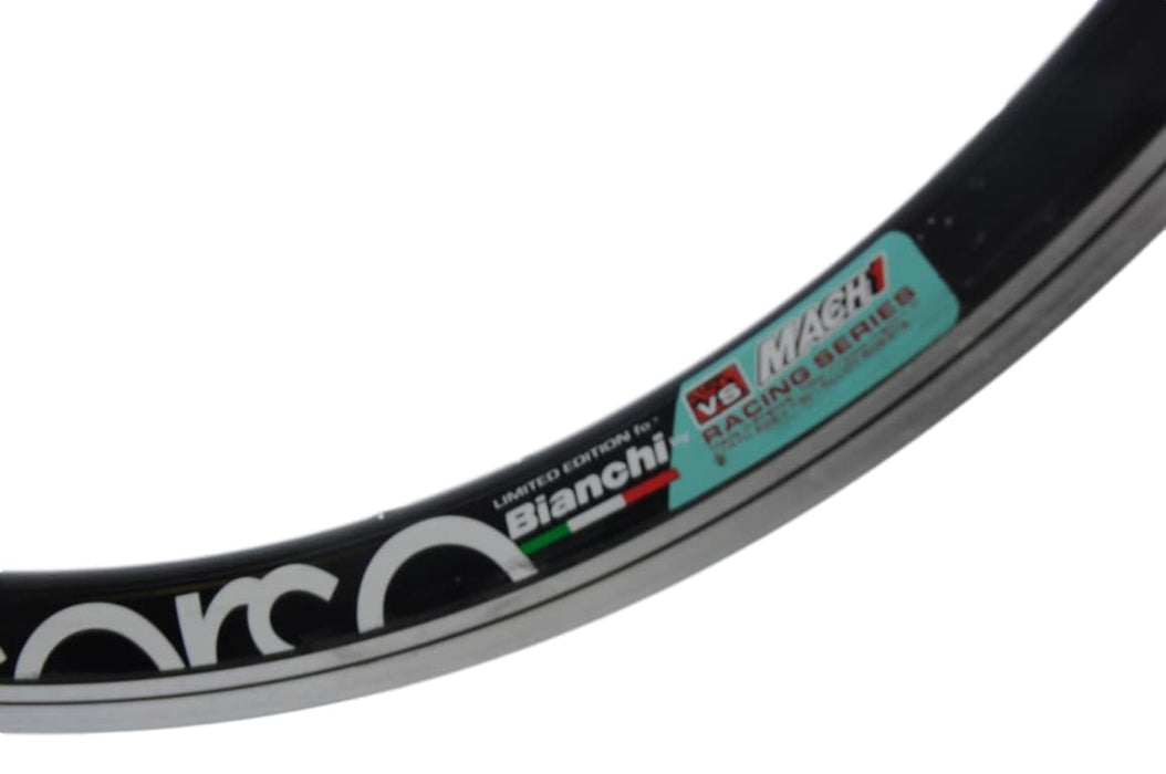 Nuove Fulcrum Sharq: cerchio a doppia onda e raggio A3RO Nuove Fulcrum Sharq: cerchio a doppia onda e raggio A3RO