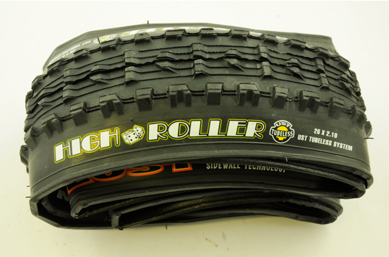 A MAXXIS HIGH ROLLER UST TUBLESS FOLDING  MTB TYRE 26x2.10 SALE £15 OFF