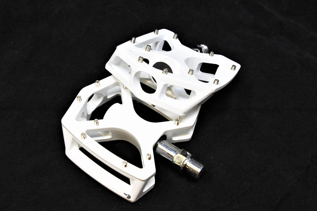 Pair 9-16" White Alloy Platform Down Hill MTB Or BMX Pedals Replaceable Steel Pins