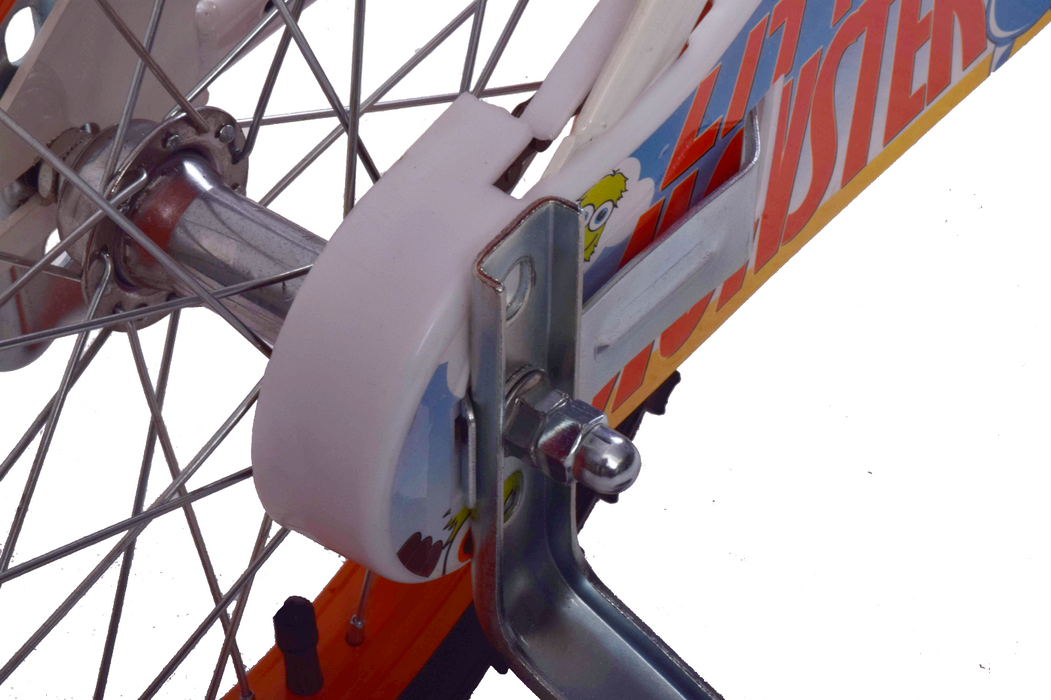 Putting stabilisers shop on a bike