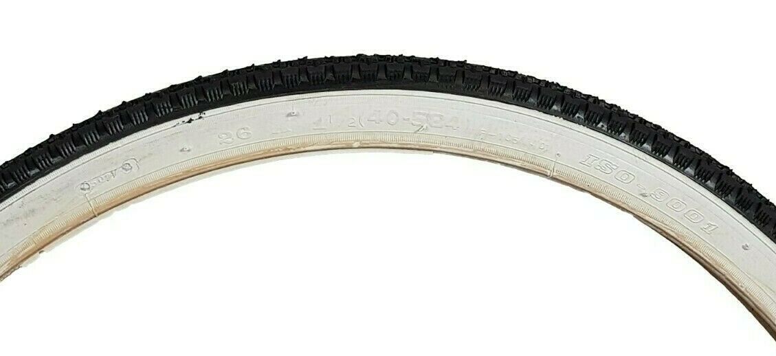 26 x 1 1/2 (40-584) Tyres With Roadster Tread For Vintage Bikes Black & White