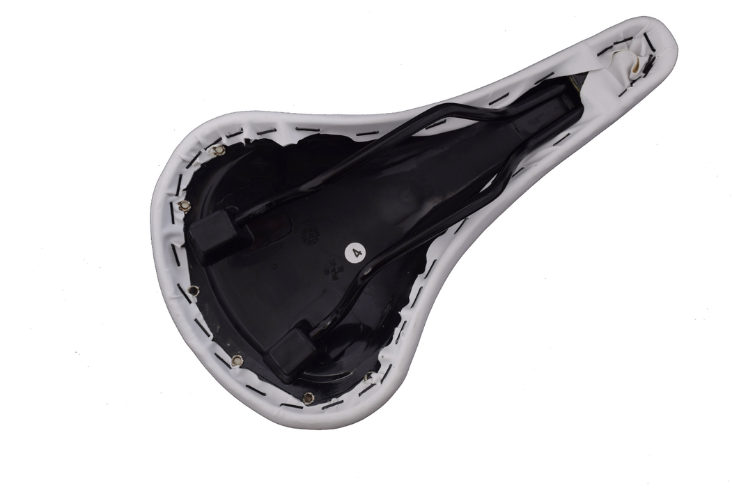 White leather bike 2024 saddle